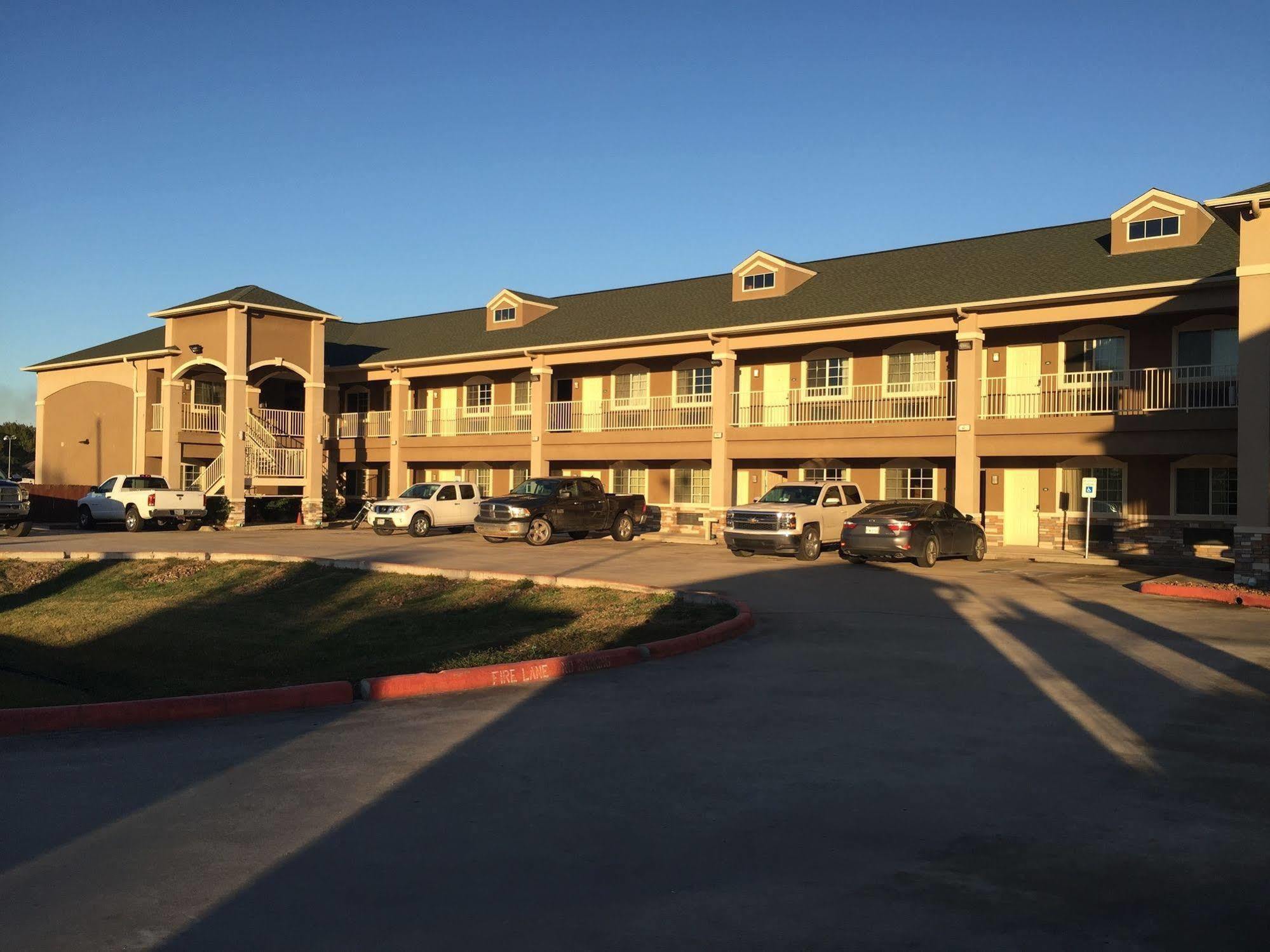 Highlands Suites Exterior photo