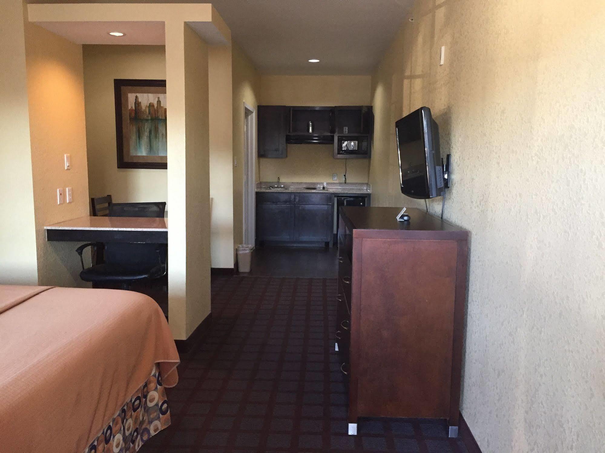 Highlands Suites Exterior photo