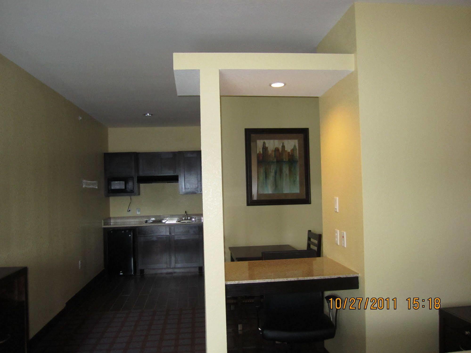 Highlands Suites Exterior photo